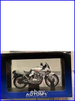 Auto-Art Limited Edition Suzuki Gsx1100S Sword 1/12 Collectible Model