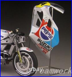 AwardWinner Built 1/12 Suzuki RGV-Gamma XR74 Pepsi +Cowling Stand+Outline+Pipe