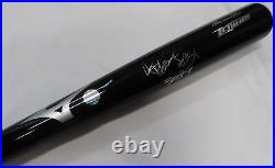 Ichiro Suzuki Autographed Mizuno Player Model Bat Mariners 51 & 3089 229066