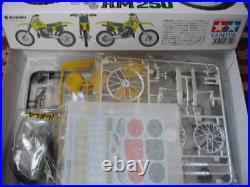 Tamiya 1/12 Suzuki RM250 Motocrosser Motorcycle Plastic Model kit Japan