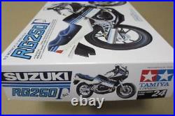 Tamiya SUZUKI RG250r 1983 1/12 Model Kit #16241